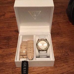 Guess watch, gold